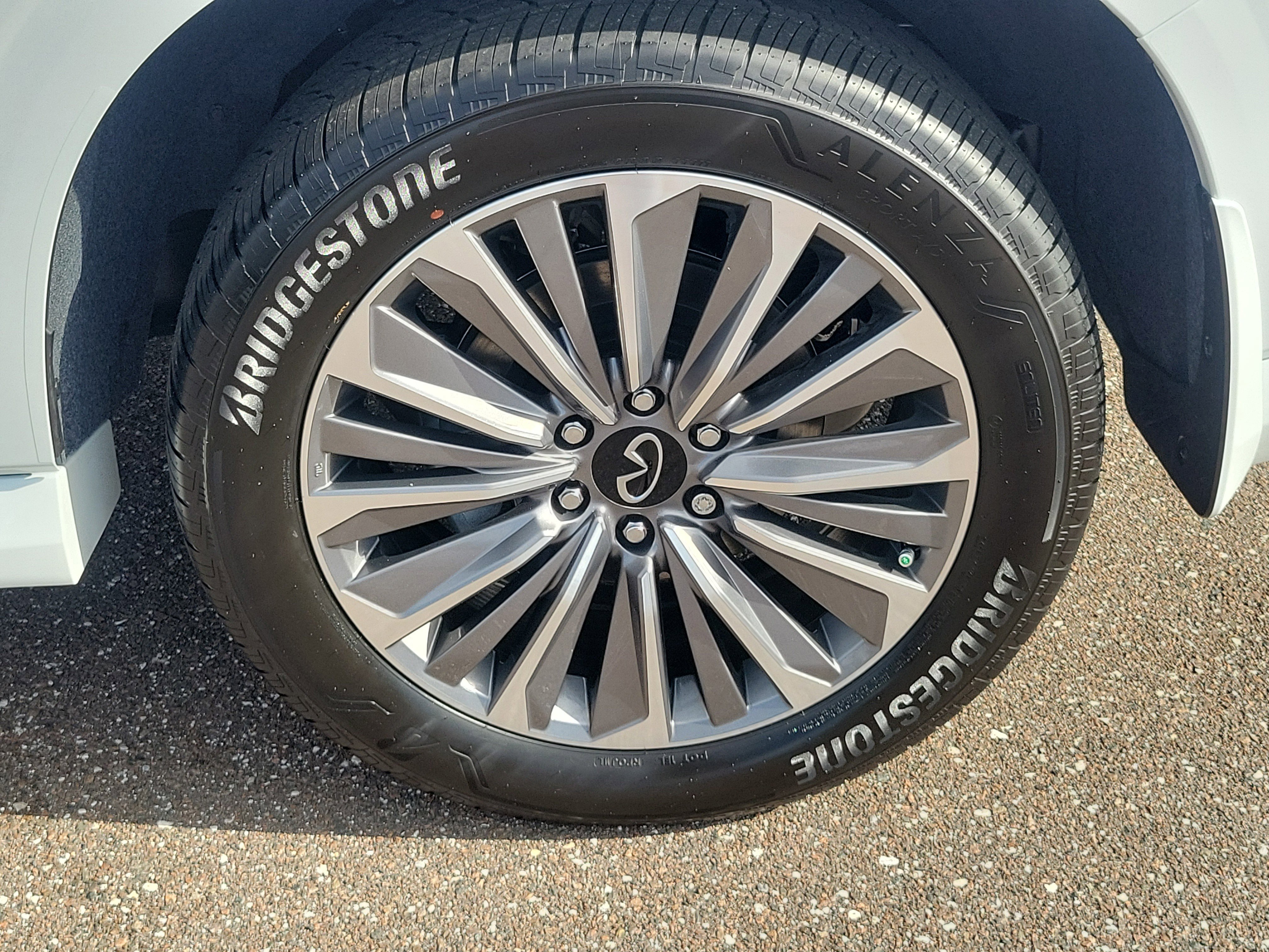 New 2026 INFINITI QX80 Luxe image 5