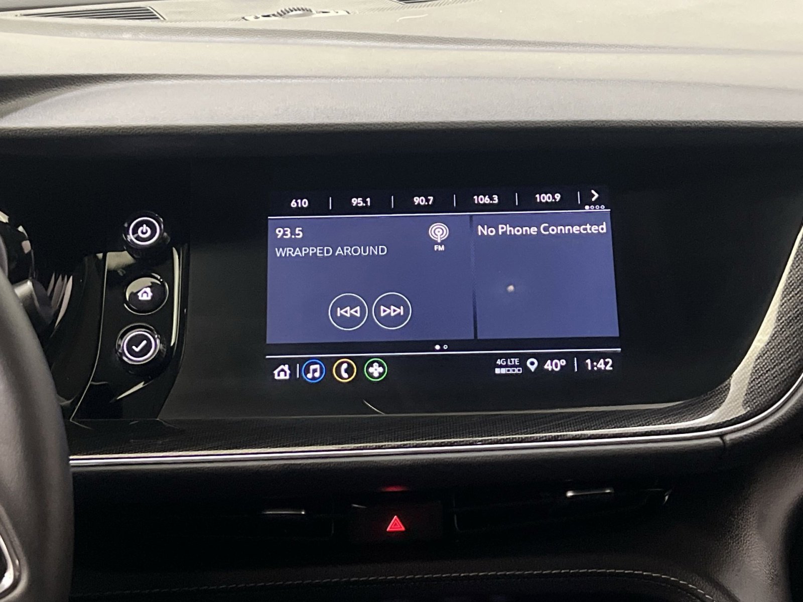 Used 2023 Buick Envision Preferred image 18