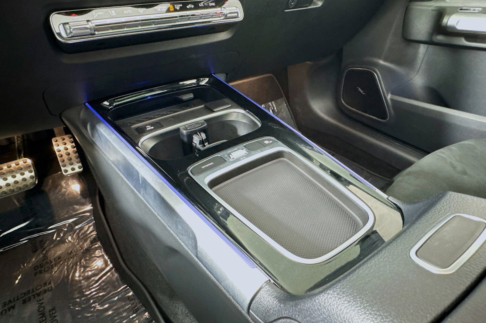 Certified 2025 Mercedes-Benz GLB 35 AMG 4MATIC image 7