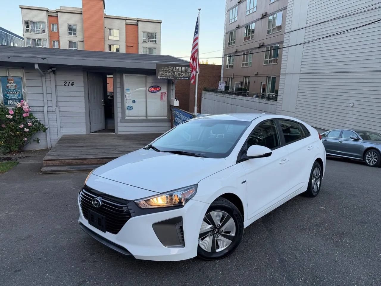 Used 2019 Hyundai Ioniq Blue FWD image 2