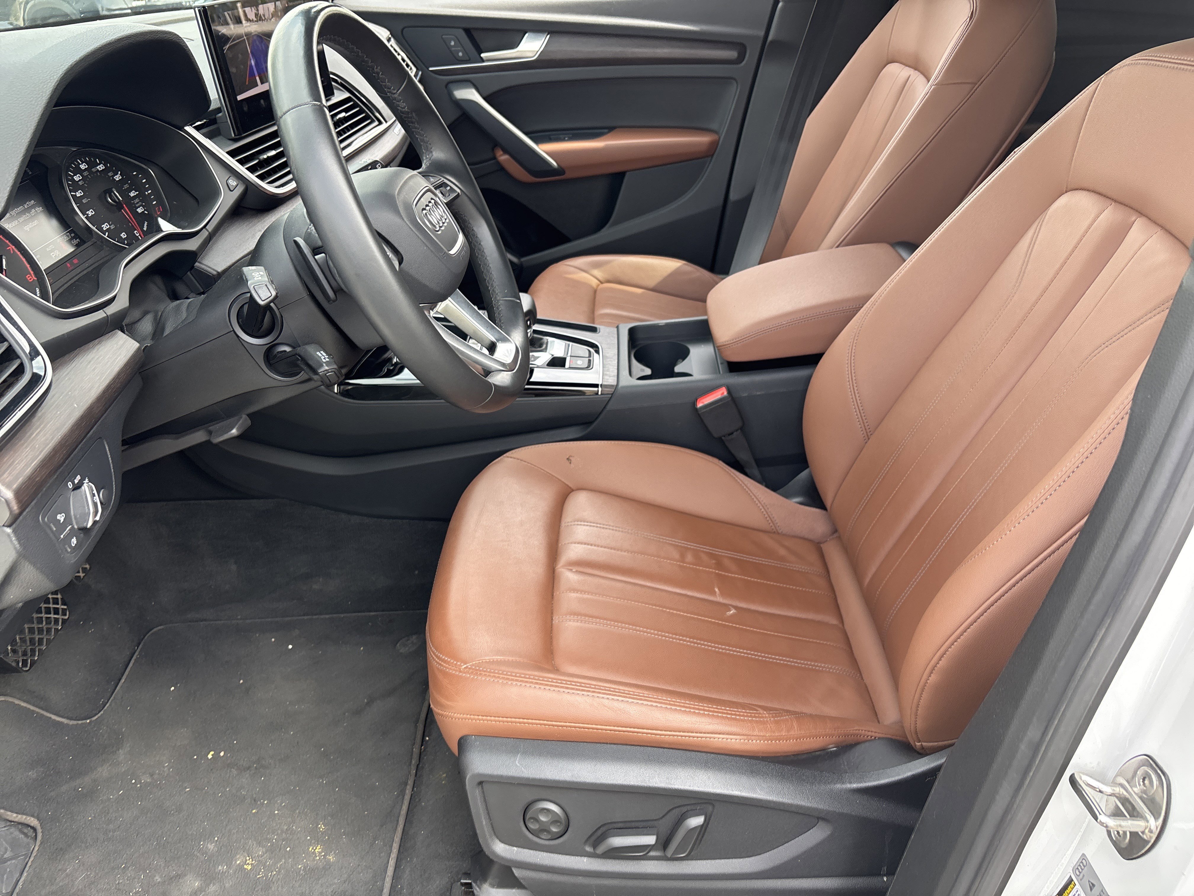 Used 2023 Audi Q5 2.0T Premium w/ Convenience Package AWD/4WD image 18