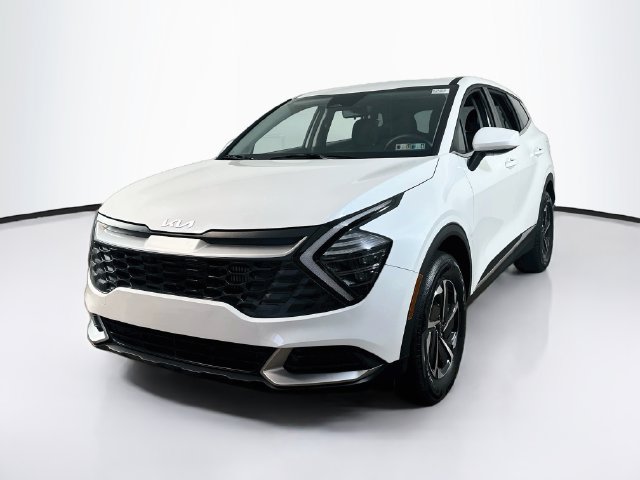 Used 2025 Kia Sportage LX AWD/4WD image 3
