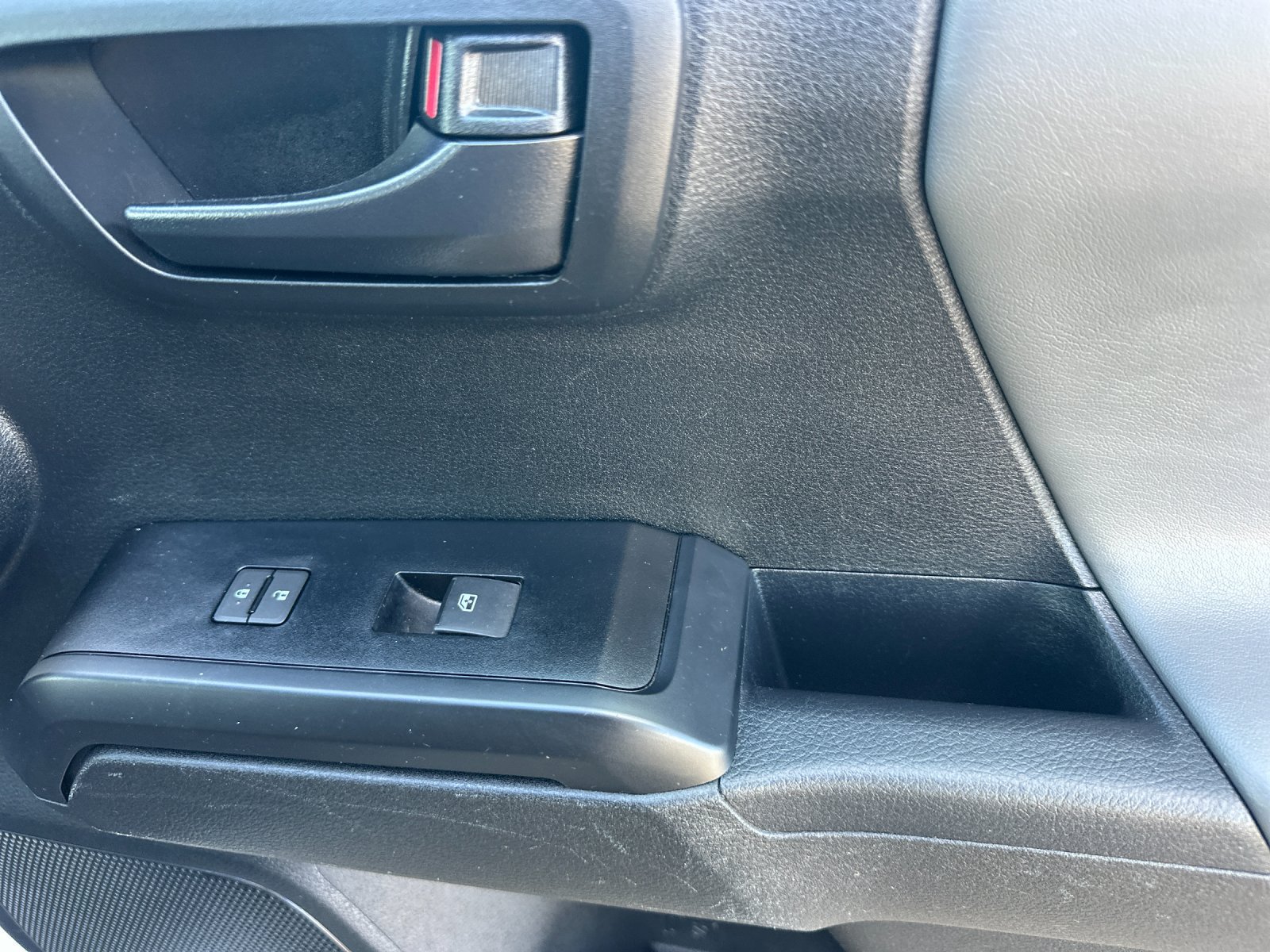Used 2022 Toyota Tacoma SR w/ SR Convenience Package RWD image 19