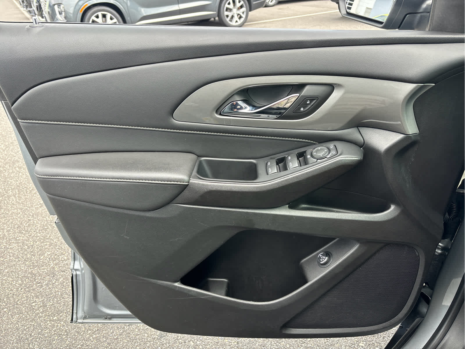 Certified 2023 Chevrolet Traverse LT w/ LPO, Floor Liner Package AWD/4WD image 23