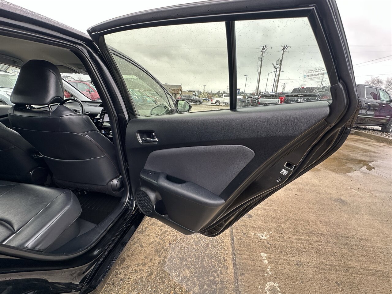 Used 2022 Toyota Prius AWD image 13