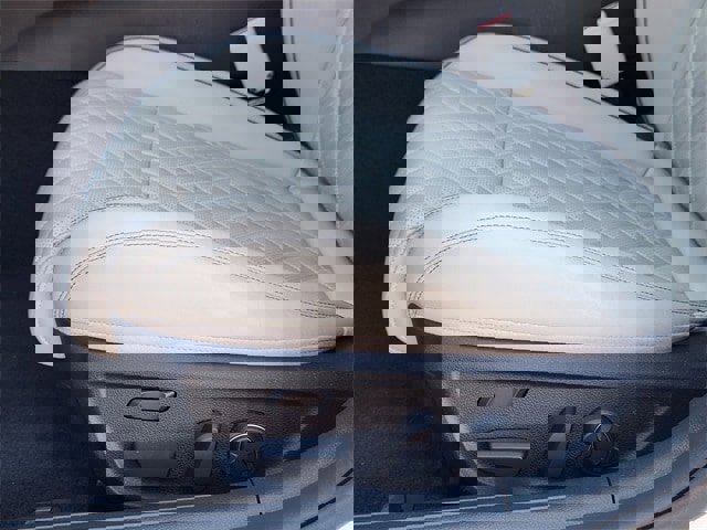 Used 2023 Genesis G70 3.3T w/ Sport Prestige Package image 19