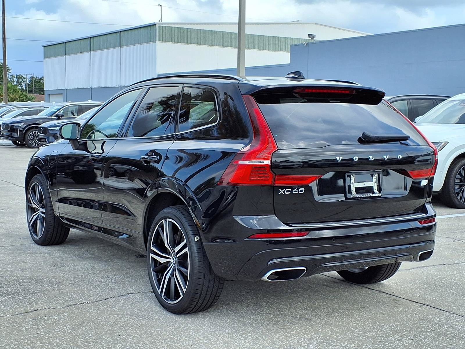 Used 2021 Volvo XC60 T8 R-Design AWD/4WD image 5