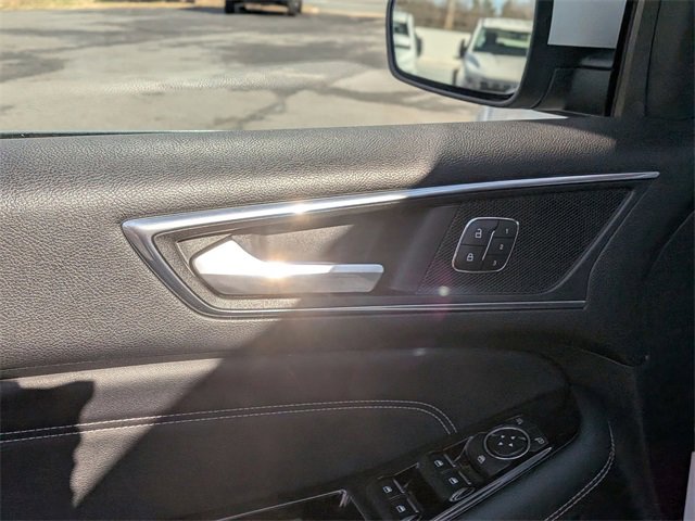 Used 2016 Ford Edge Titanium w/ Equipment Group 301A image 13