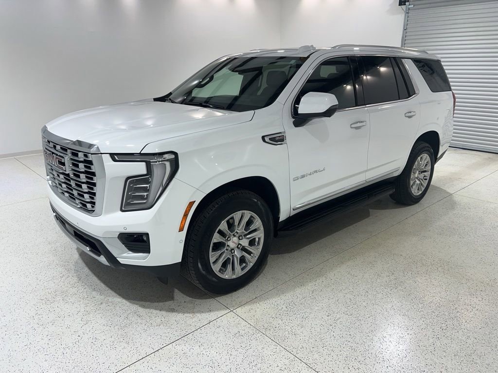 Used 2025 GMC Yukon Denali AWD/4WD image 1