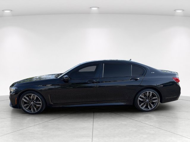 Used 2022 BMW M760i xDrive AWD/4WD image 2