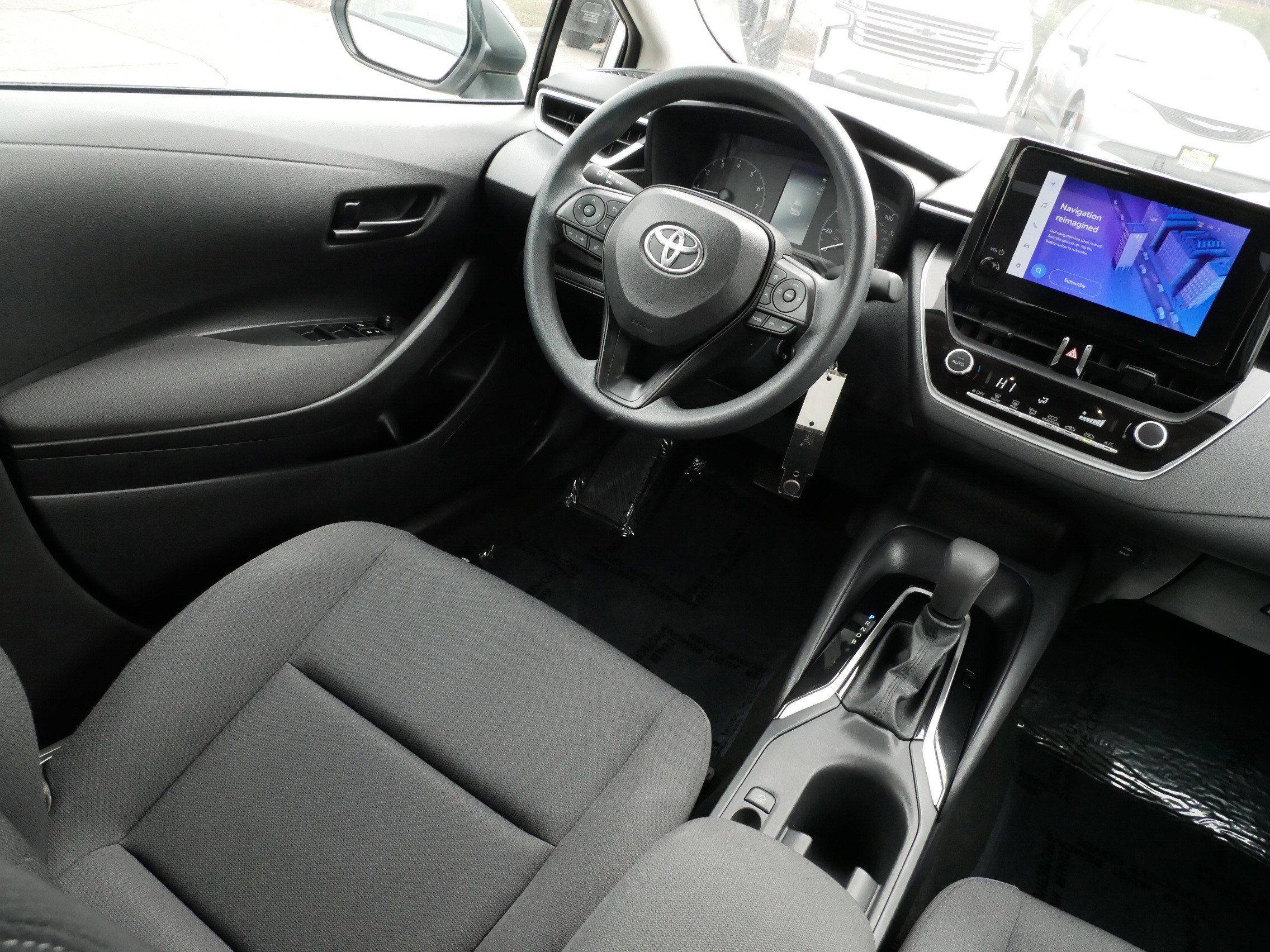 Used 2023 Toyota Corolla LE image 9