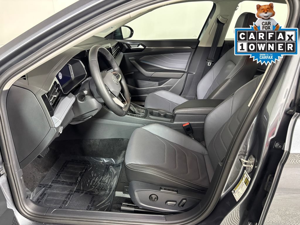 Used 2025 Volkswagen Jetta SEL FWD image 10