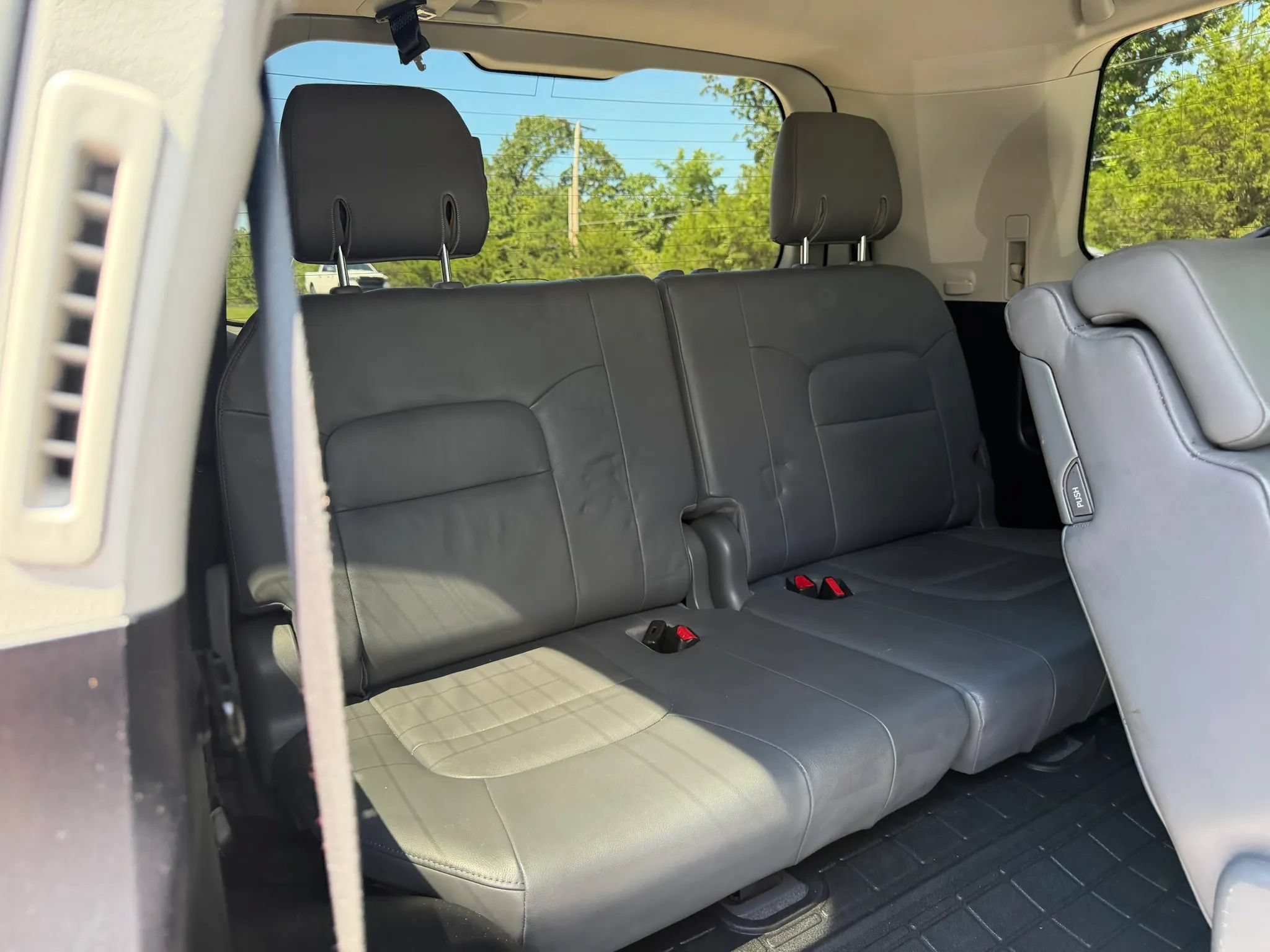 Used 2011 Toyota Land Cruiser w/ Upgrade Pkg AWD/4WD image 50
