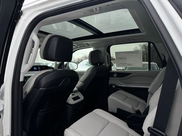 New 2025 Lincoln Navigator Reserve image 22