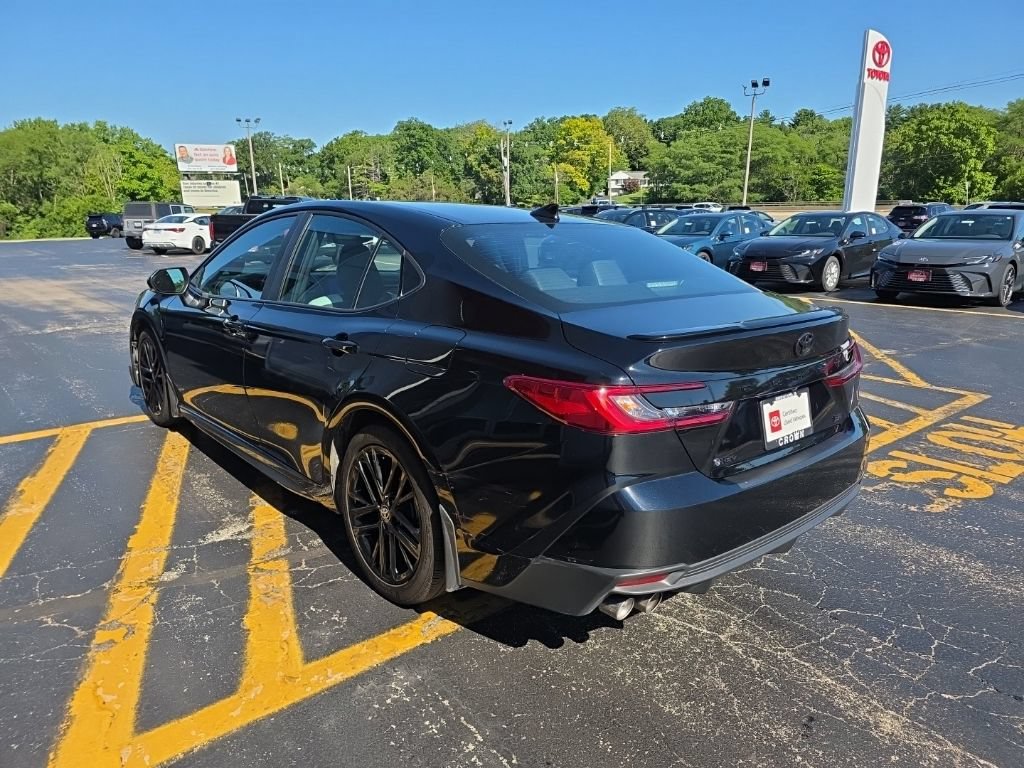 Used 2025 Toyota Camry SE FWD image 7
