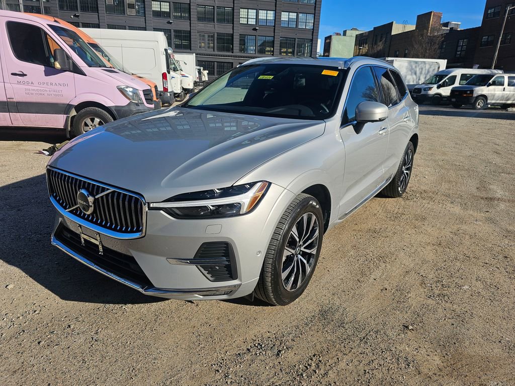 Certified 2023 Volvo XC60 B5 Plus image 1