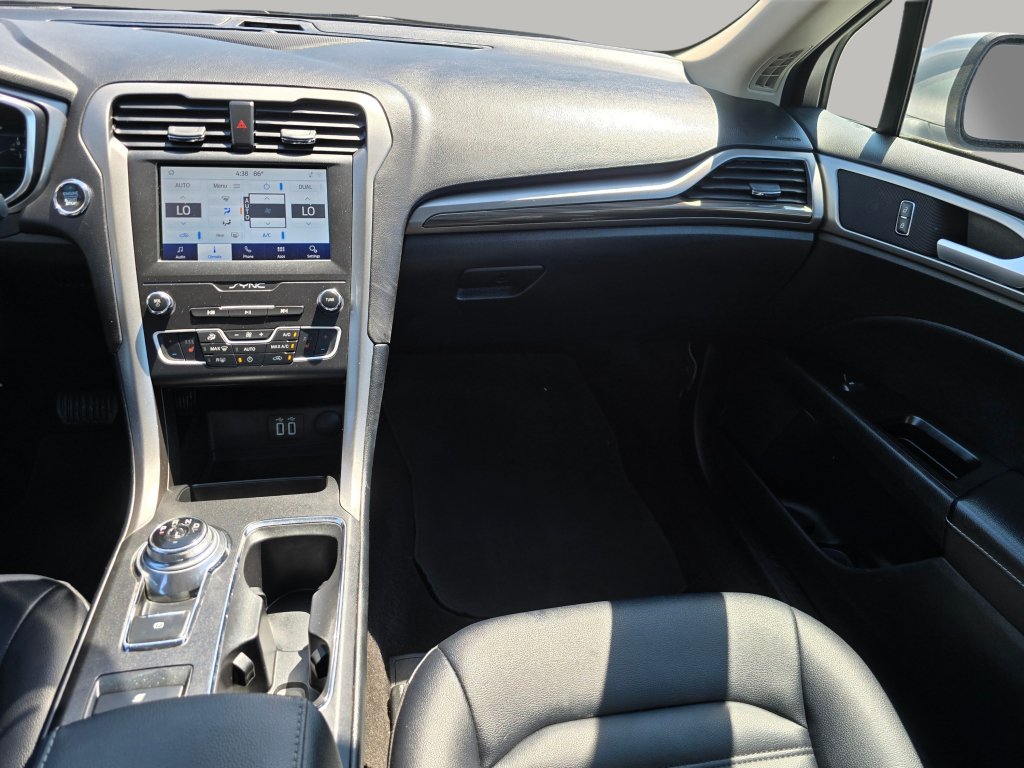 Used 2020 Ford Fusion SEL FWD image 4