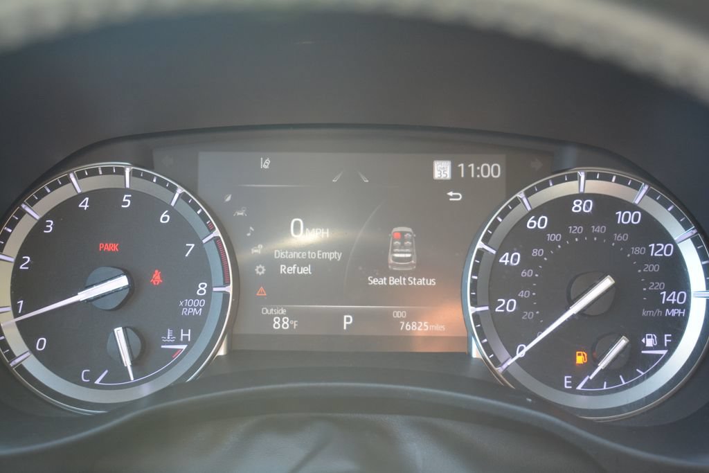 Used 2022 Toyota Highlander XLE AWD/4WD image 13