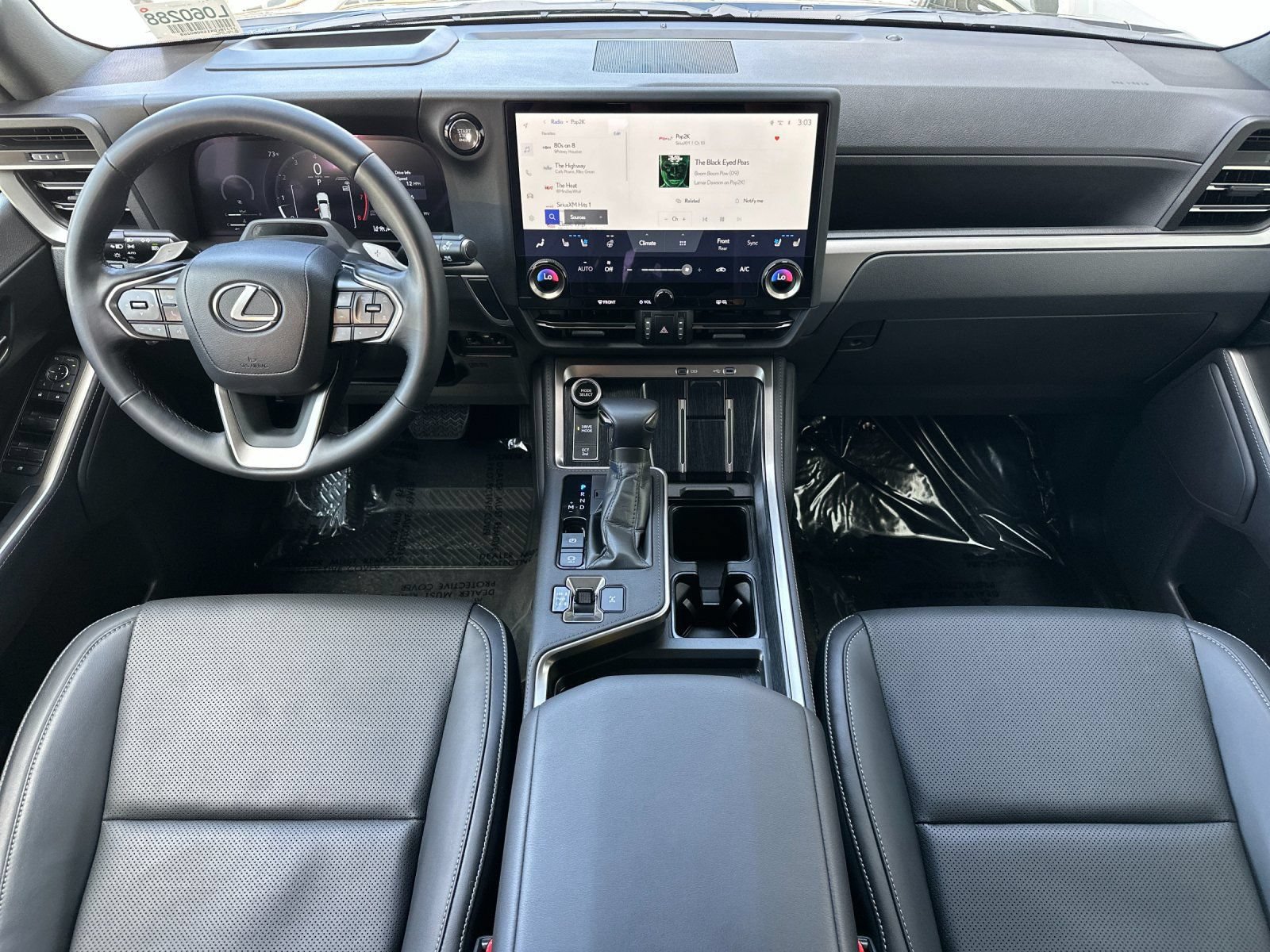Used 2025 Lexus GX 550 w/ Accessory Package (31) AWD/4WD image 15