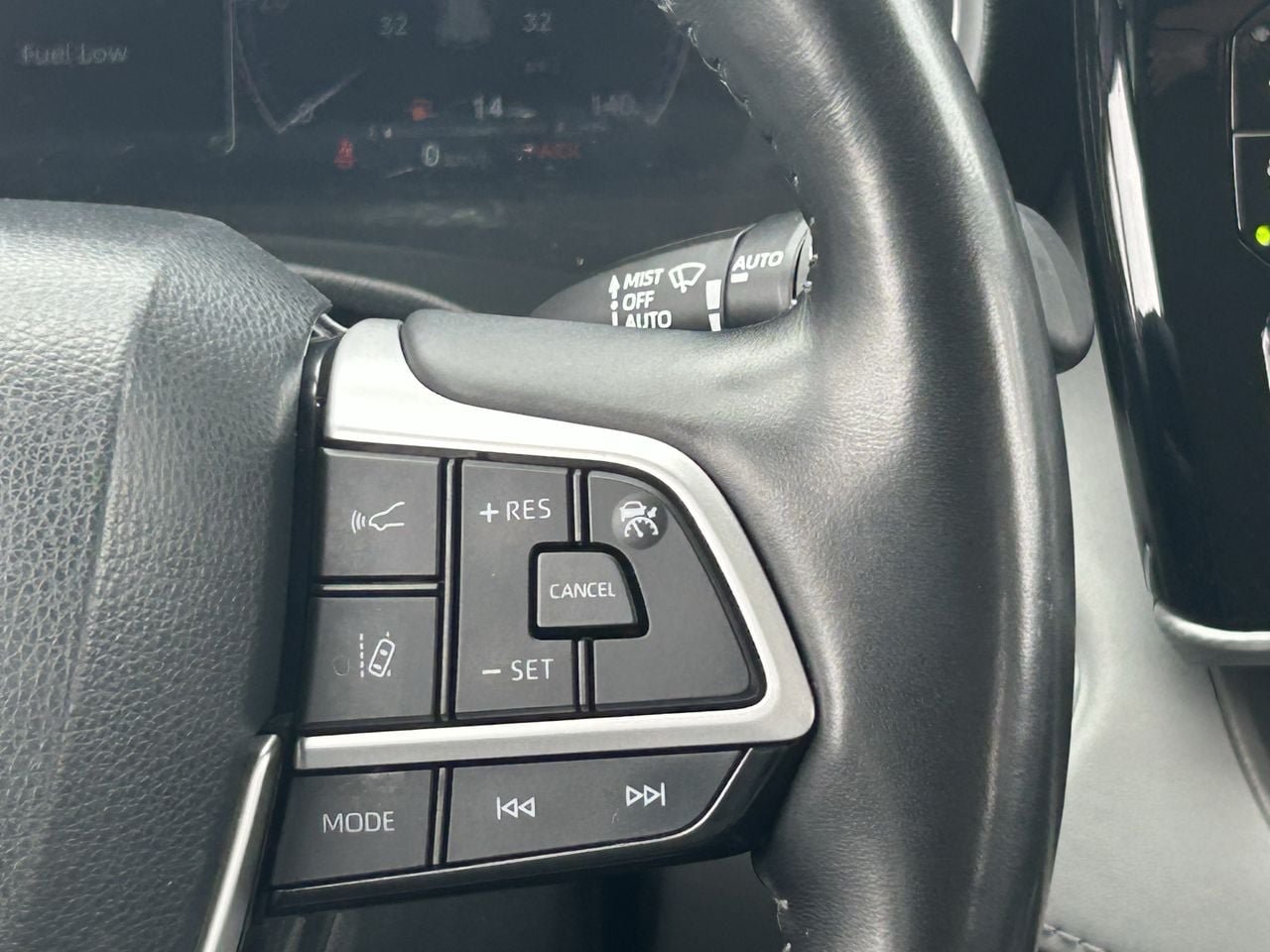 Used 2023 Toyota Highlander Platinum FWD image 30