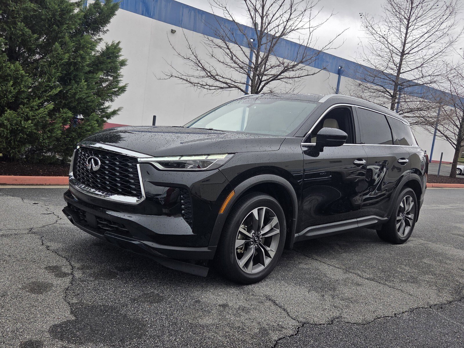 Used 2025 INFINITI QX60 Luxe w/ Vision Package AWD/4WD image 1