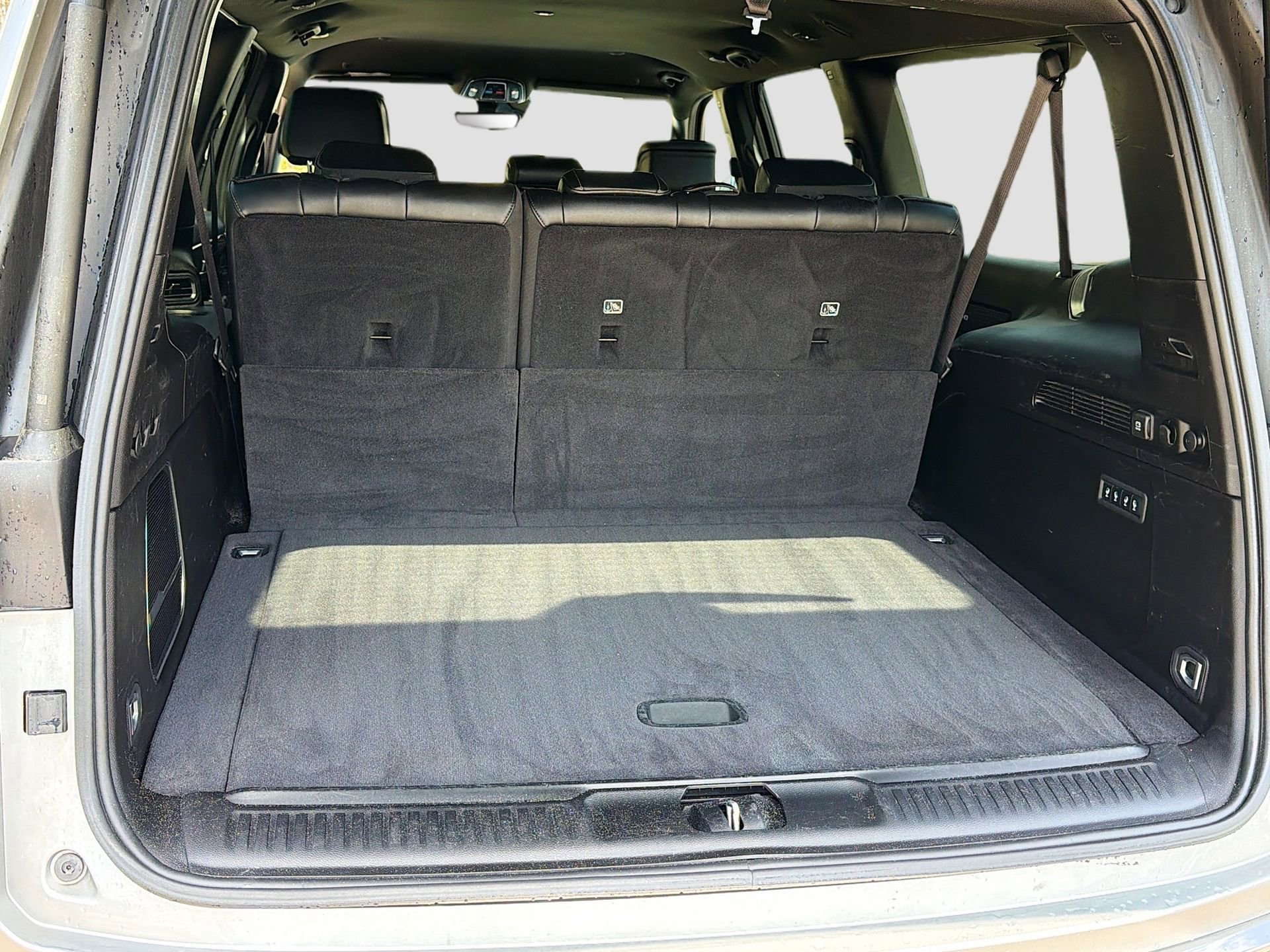 Used 2024 Jeep Wagoneer L Series II w/ Flexible Seating Group RWD image 32