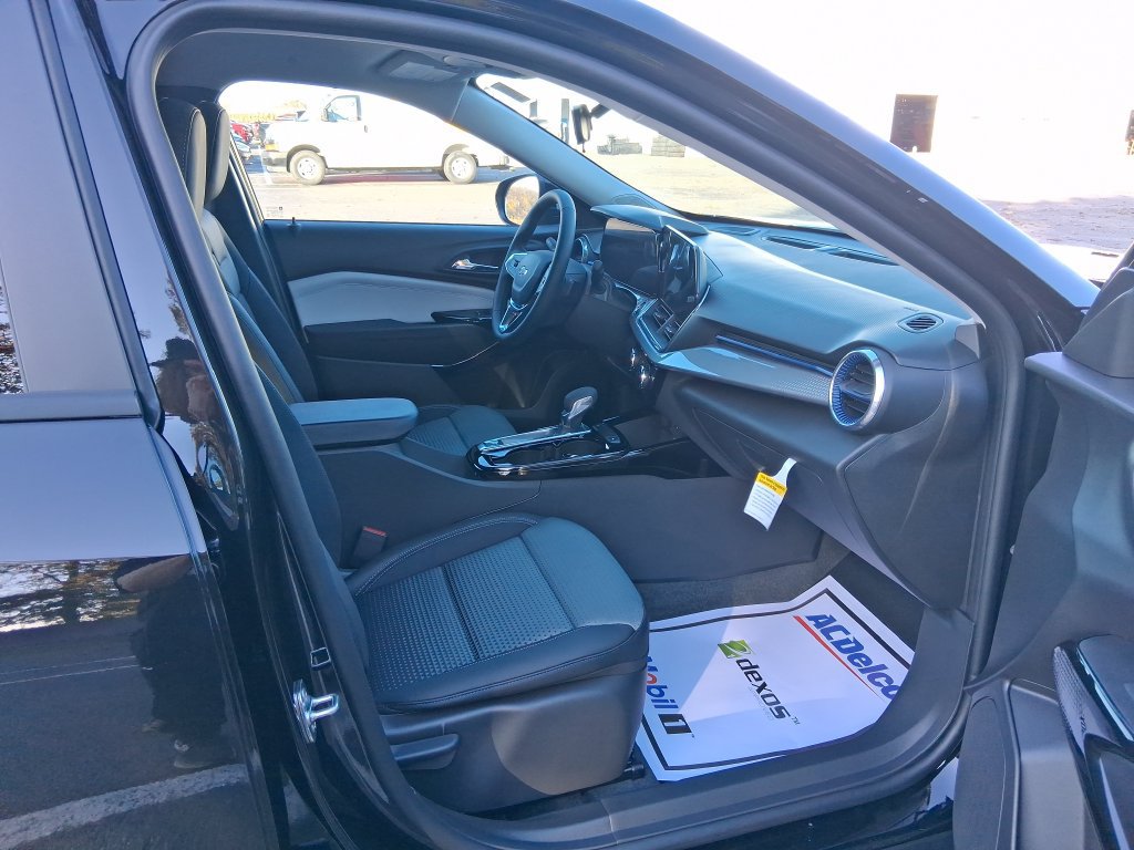 New 2026 Chevrolet Trax LT w/ Driver Confidence Package FWD image 12