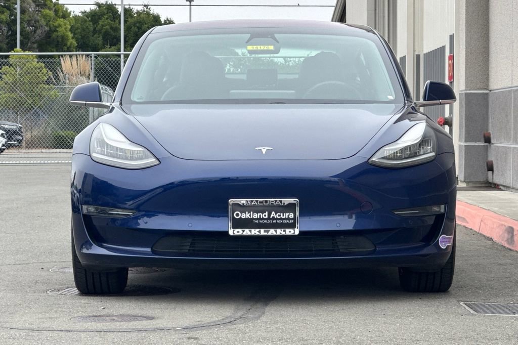 Used 2018 Tesla Model 3 Long Range RWD image 9