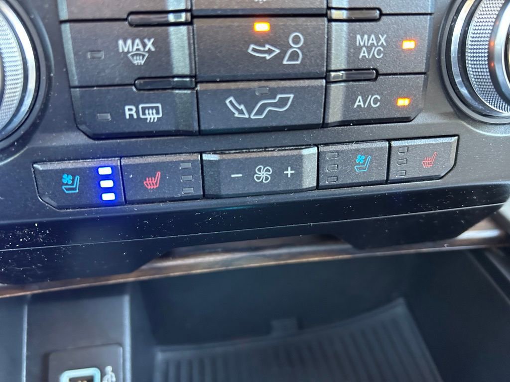 Used 2018 Ford F150 Lariat image 40