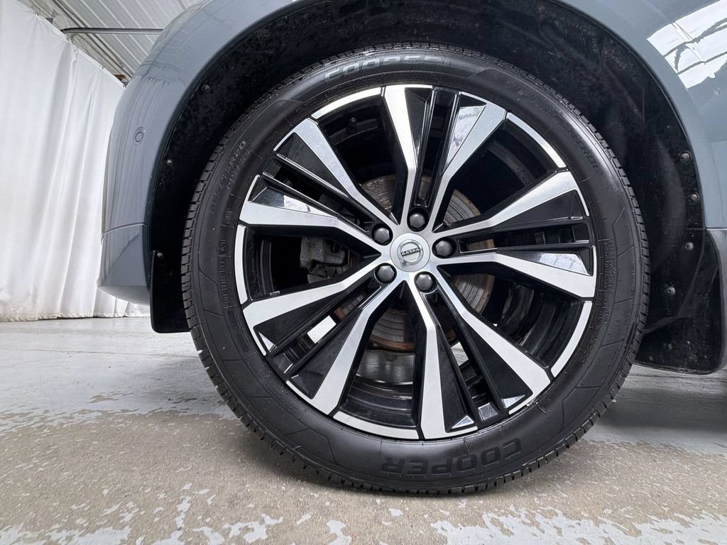 Used 2024 Volvo XC60 B5 Plus w/ Protection Package Premier AWD/4WD image 14