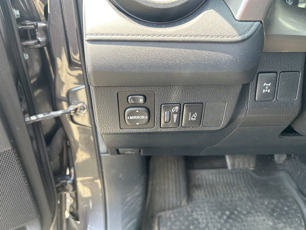 Used 2018 Toyota RAV4 LE w/ All Weather Liner Package AWD/4WD image 13