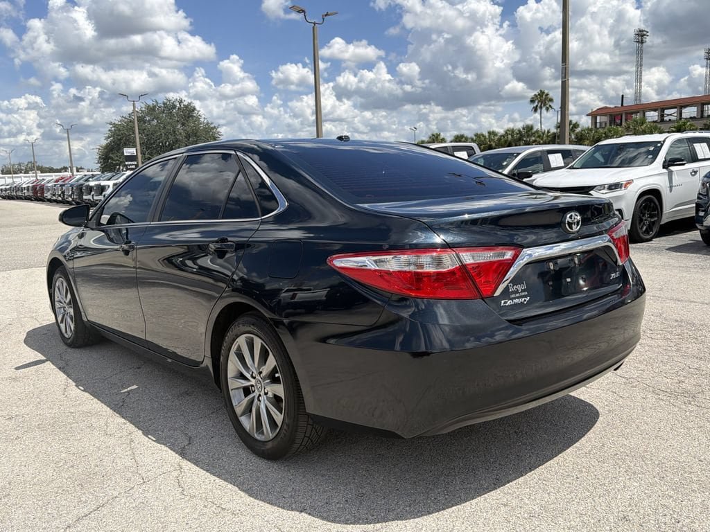 Used 2017 Toyota Camry XLE w/ Moonroof Package FWD image 6