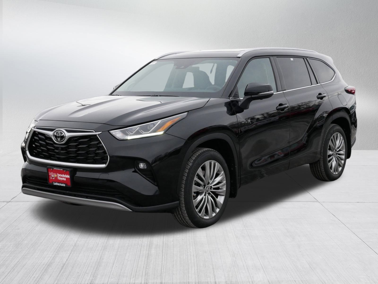 Certified 2026 Toyota Highlander Platinum image 3