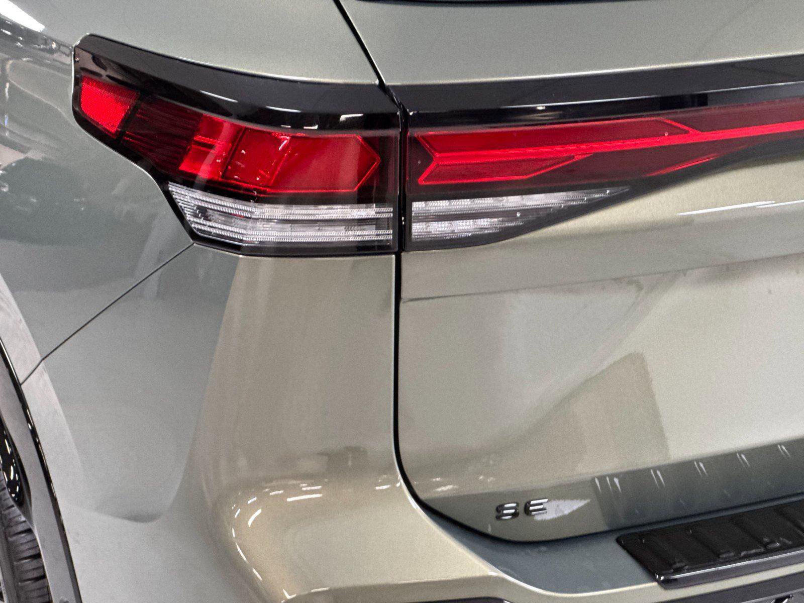 New 2026 Volkswagen Tiguan SE R-Line AWD/4WD image 25