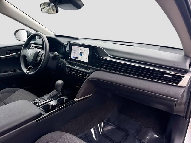 Used 2025 Toyota Camry LE image 27