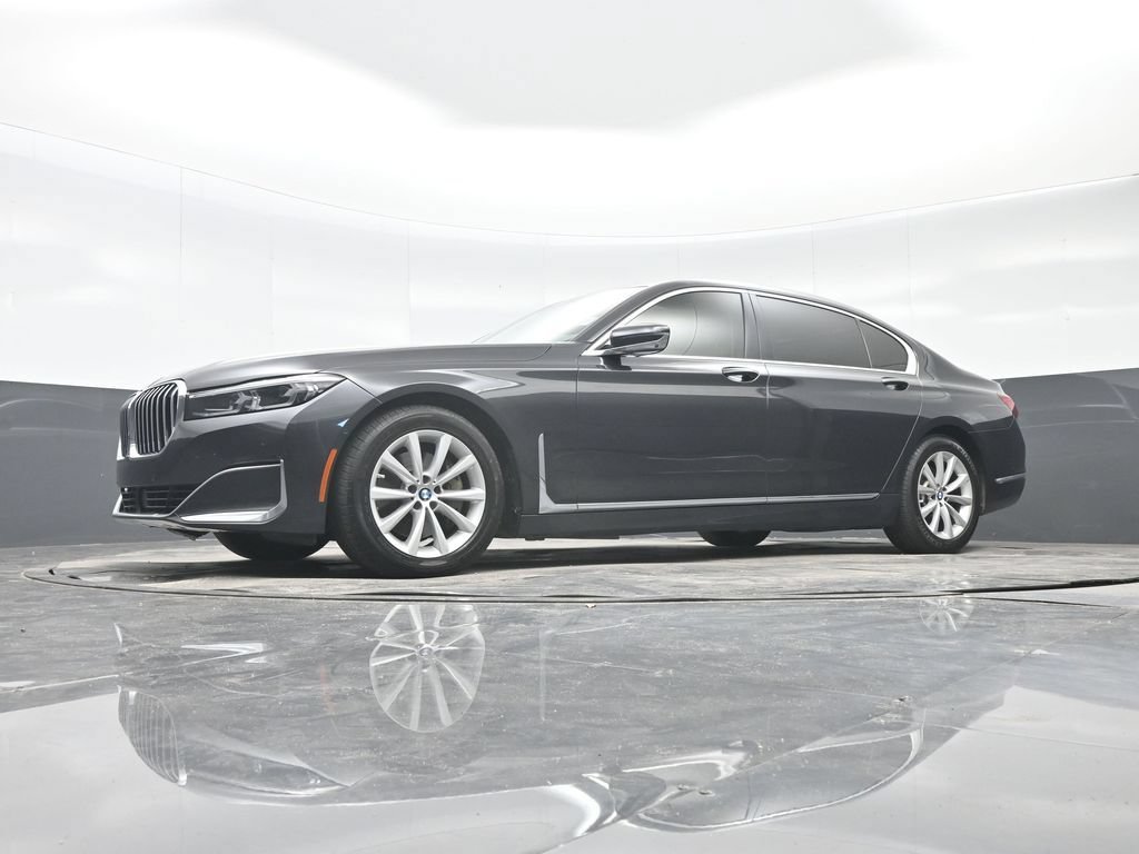 Used 2021 BMW 740i w/ Premium Package RWD image 27