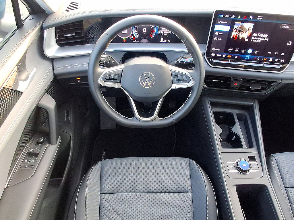 Used 2026 Volkswagen Tiguan SE AWD/4WD image 27