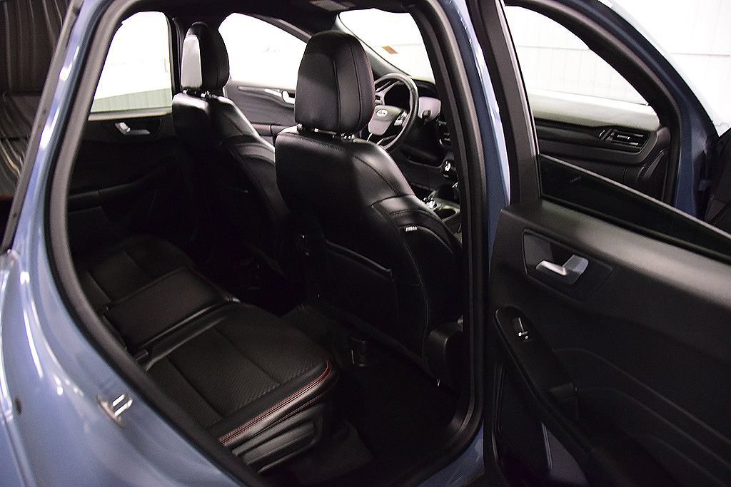 Used 2023 Ford Escape ST-Line w/ Tech Pack #1 AWD/4WD image 30