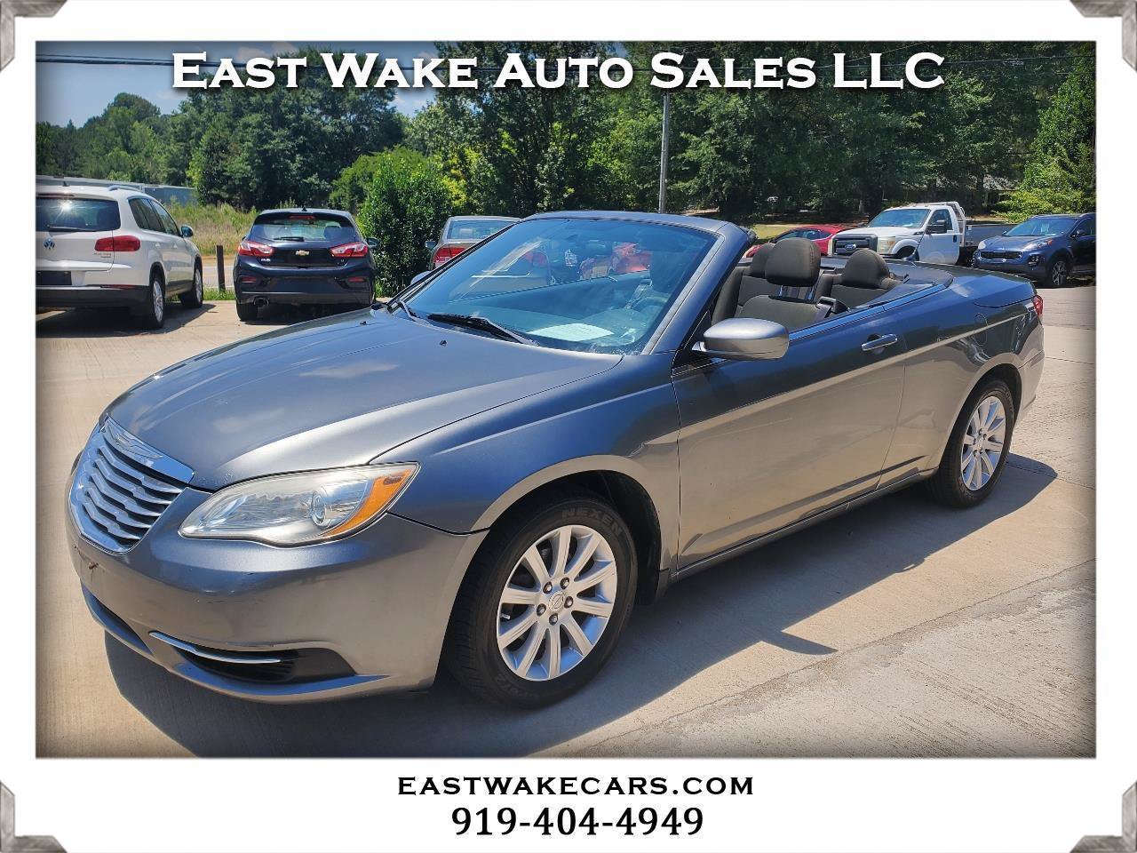 Used 2012 Chrysler 200 Touring FWD image 1