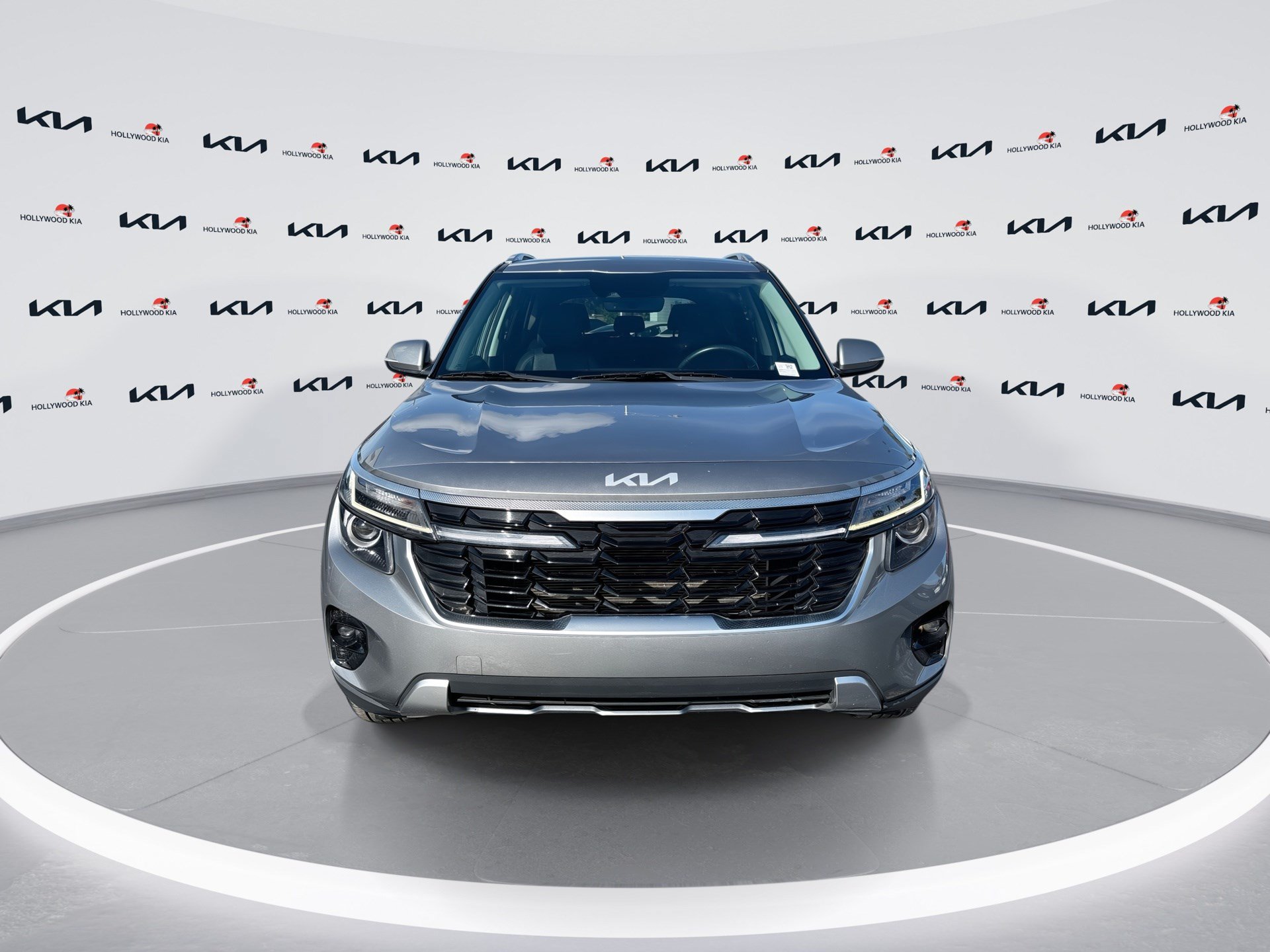 Used 2024 Kia Seltos EX FWD image 3