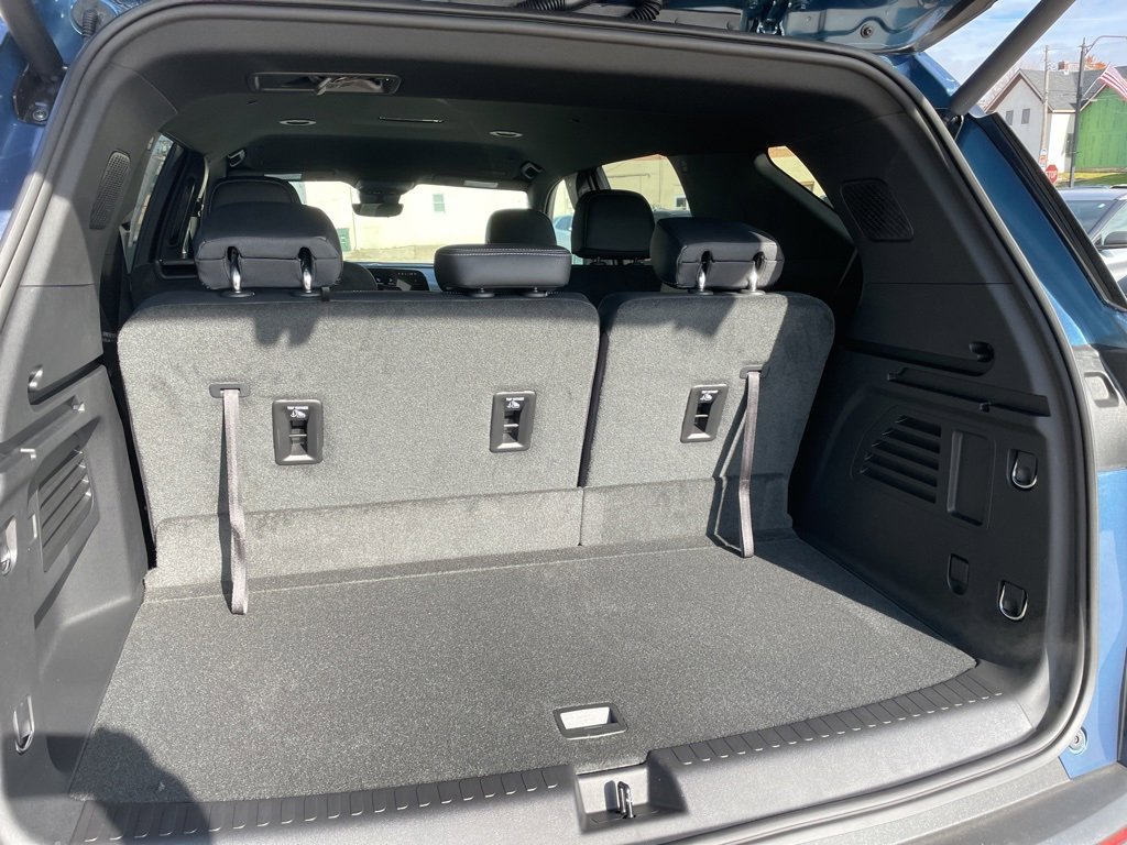 New 2026 Chevrolet Traverse LT w/ Midnight/Sport Edition image 14
