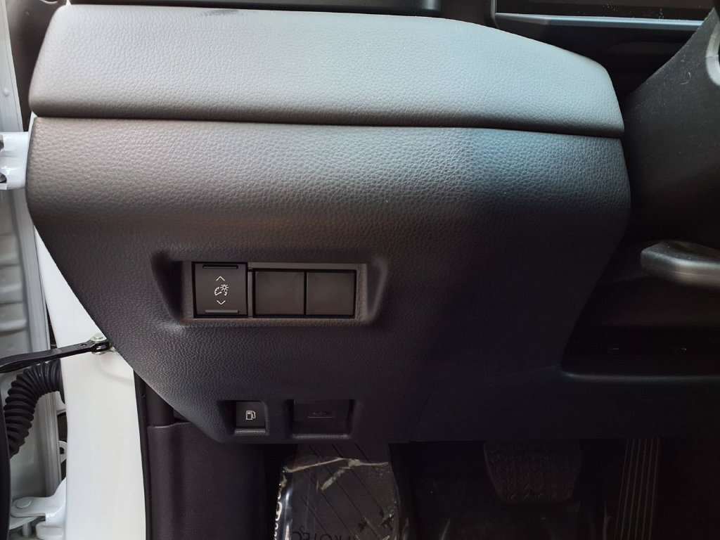 Used 2026 Toyota RAV4 LE FWD image 15