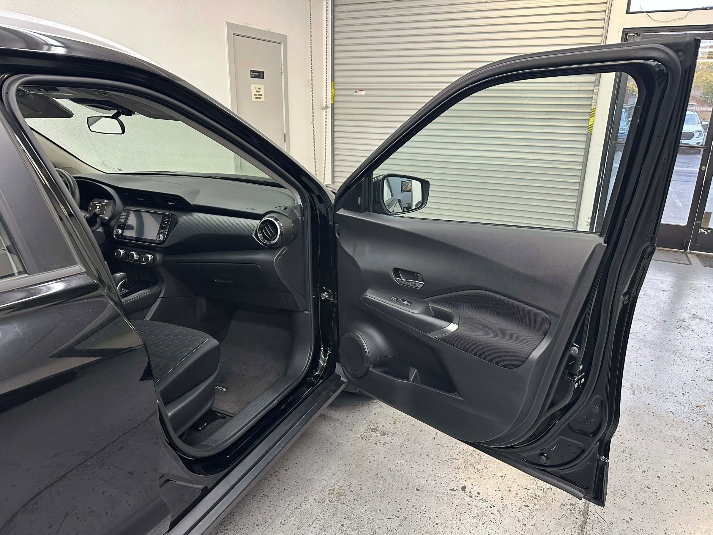 Used 2023 Nissan Kicks SV image 40