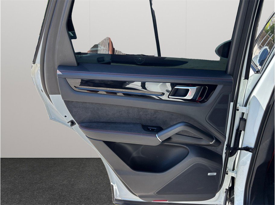 Used 2021 Porsche Cayenne GTS w/ Premium Package image 45