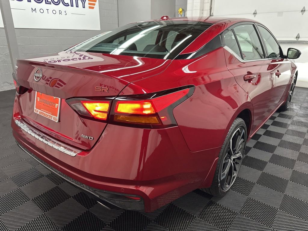 Used 2023 Nissan Altima 2.5 SR w/ SR Premium Package image 10