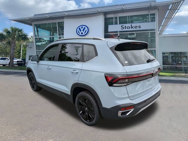 New 2026 Volkswagen Taos SE FWD image 6