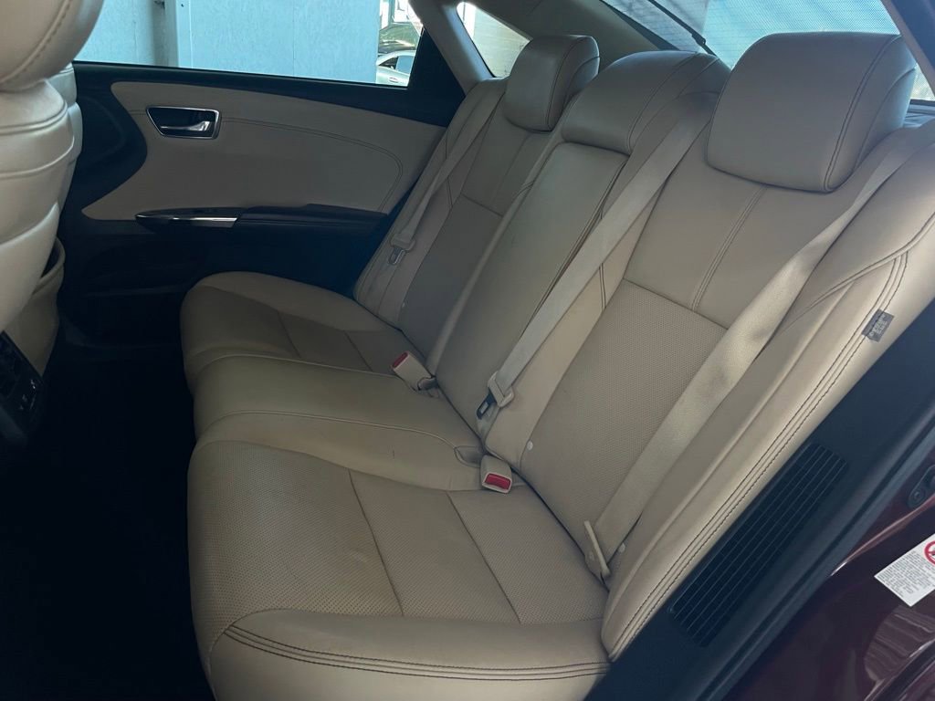 Used 2016 Toyota Avalon Limited image 18
