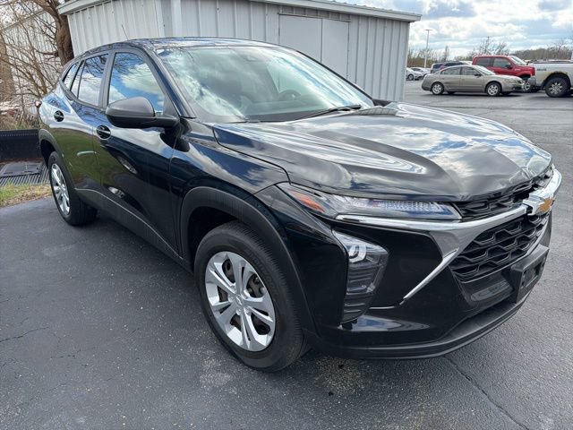 Used 2024 Chevrolet Trax LS image 8