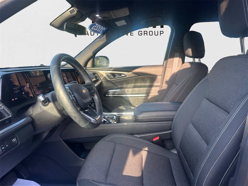 Used 2025 Chevrolet Traverse LT image 22