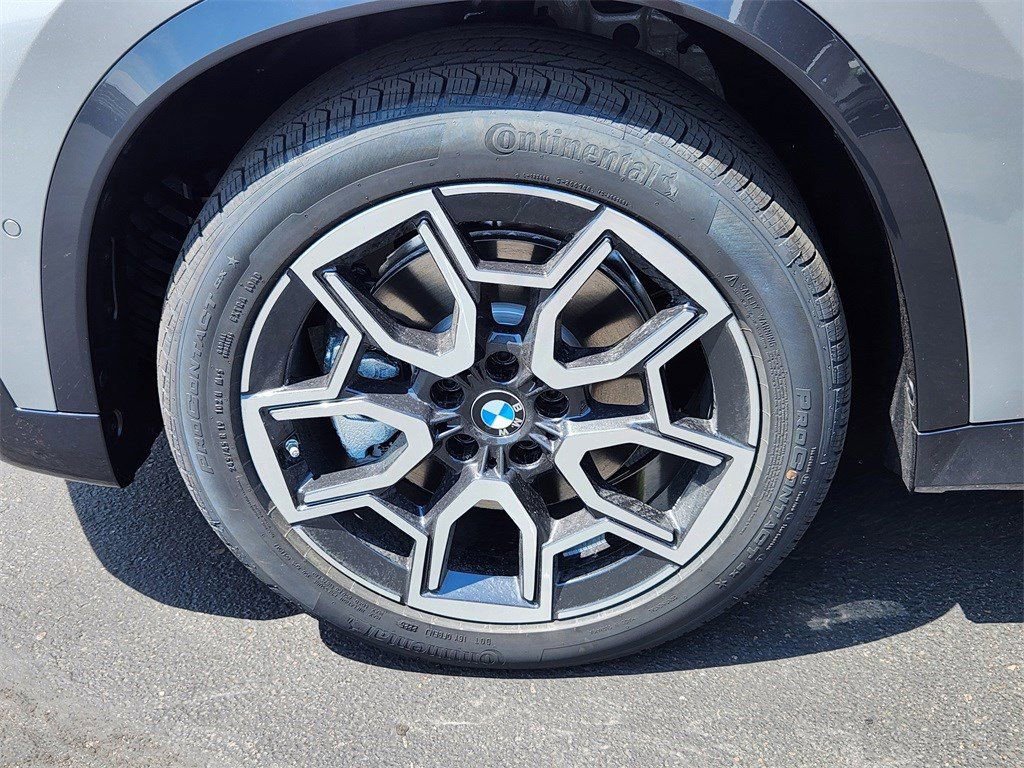 Used 2025 BMW X1 xDrive28i AWD/4WD image 7